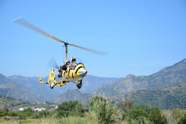  Autogiro en vuelo 