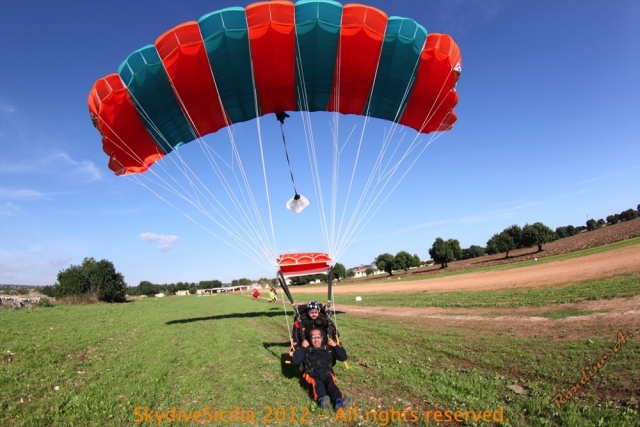  Salto tándem o biplaza 