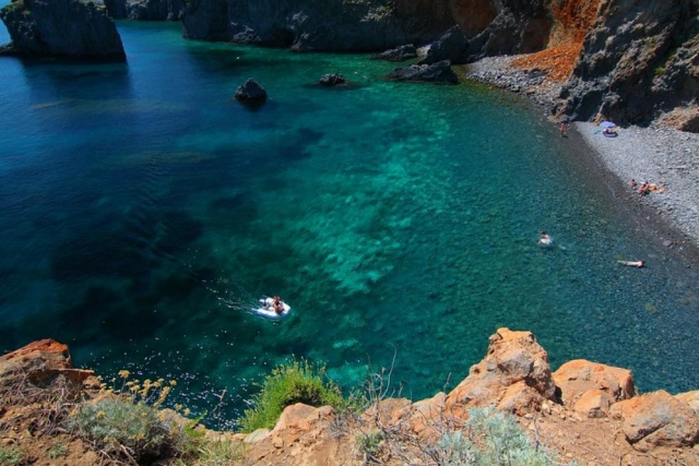  las cristalinas aguas de las islas eolias