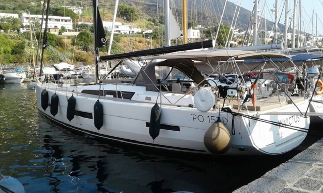  Uno de nuestros barcos 