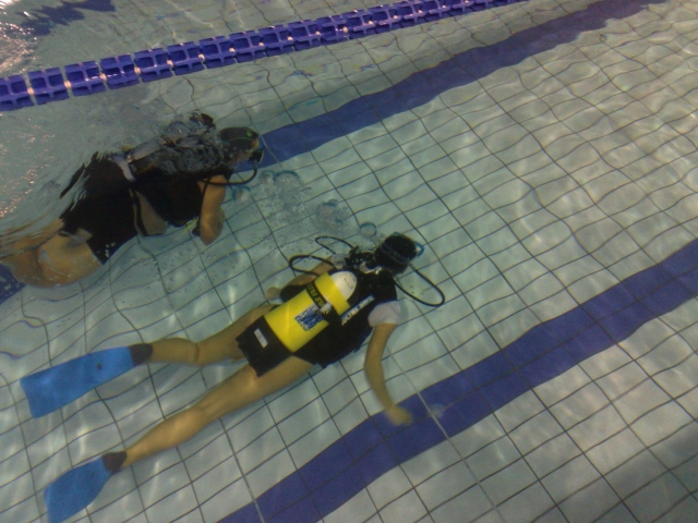  Entrenamiento de natación subacuática 