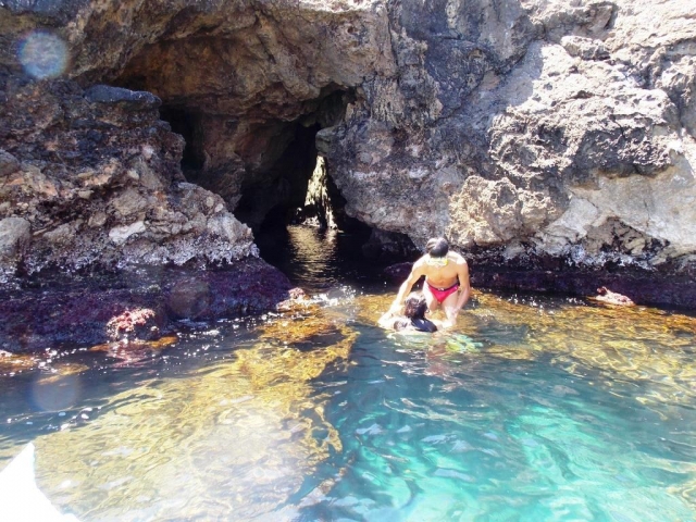  Visita a una gruta marina 