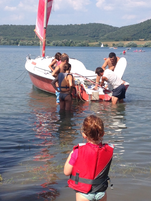 Renta de botes ligeros Rome.jpg