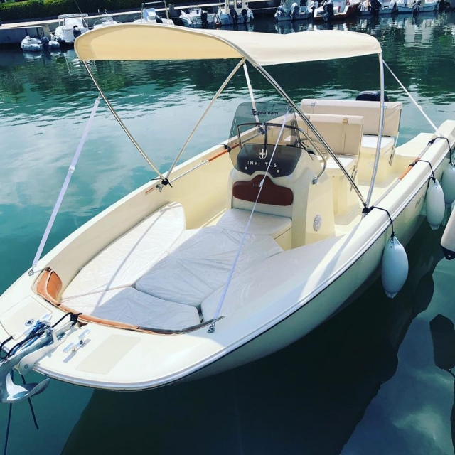 barco listo para rentar 