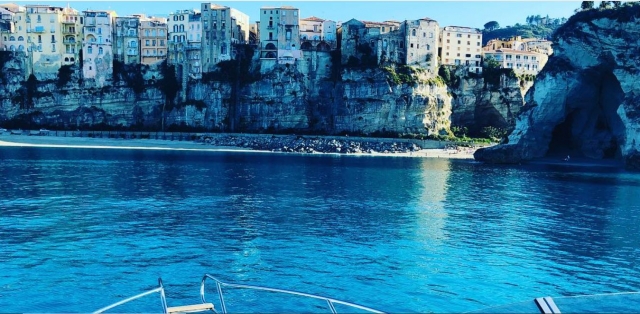  Renta de barcos Tropea