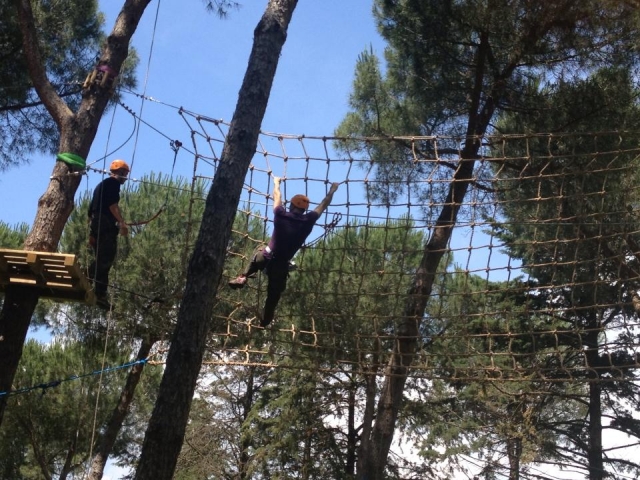  Acto de equilibrio en Latina 