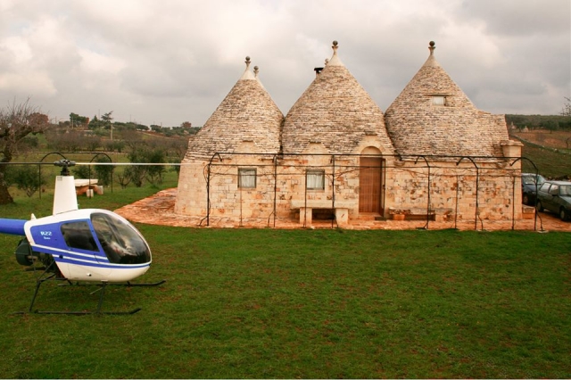  El trulli y nuestro helicóptero 
