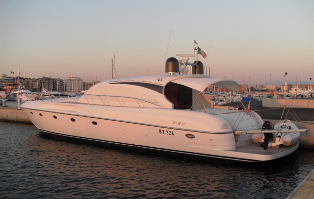 Lancha para excursiones y fiestas privadas 