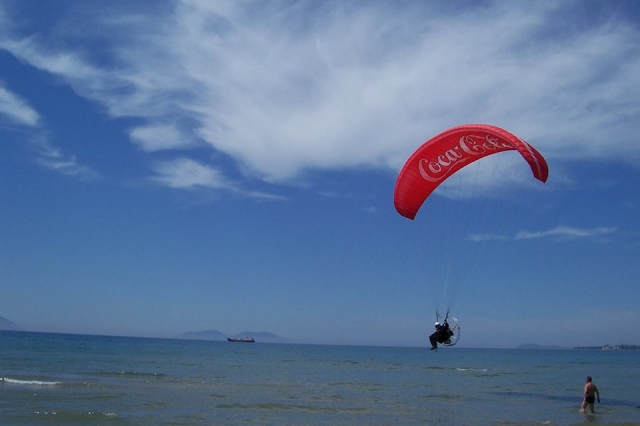  Parapenle sobre el mar 