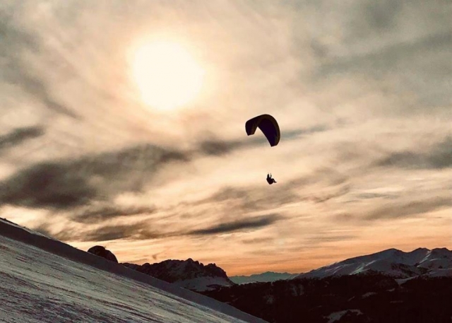  parapenle al atardecer 