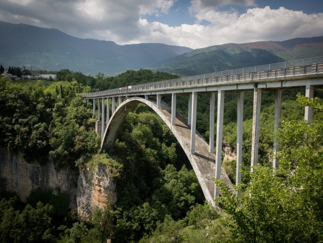  Bungee Jumping Italia central Ponle di Salle 