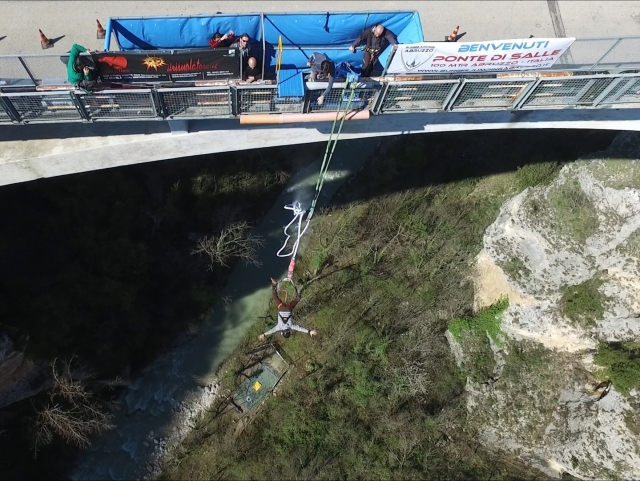  Bungee jump Abruzzo 