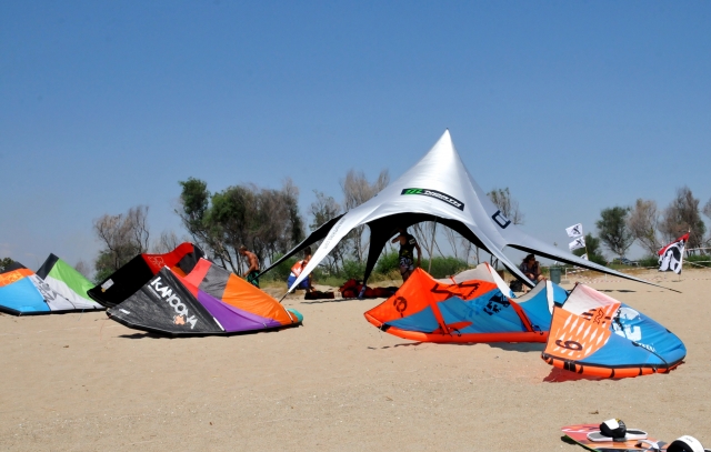  Escuela de Kitesurf Whanau KR 