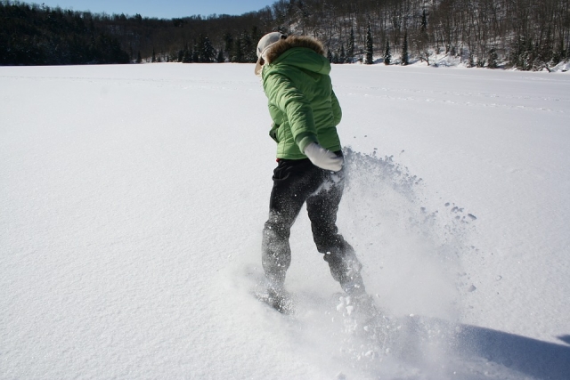  Con raquetas de nieve 