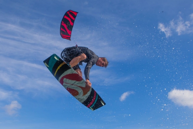  Kitesurf en el aire 