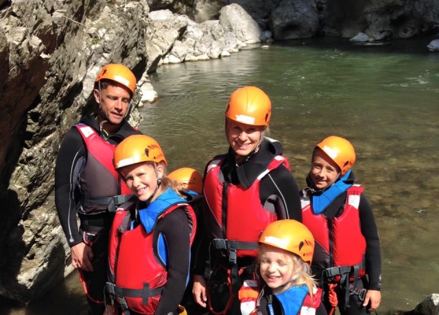 ¡Qué hermosa familia lista para la aventura 