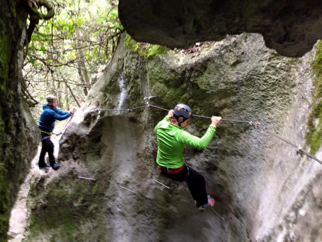  Camino entre las rocas 