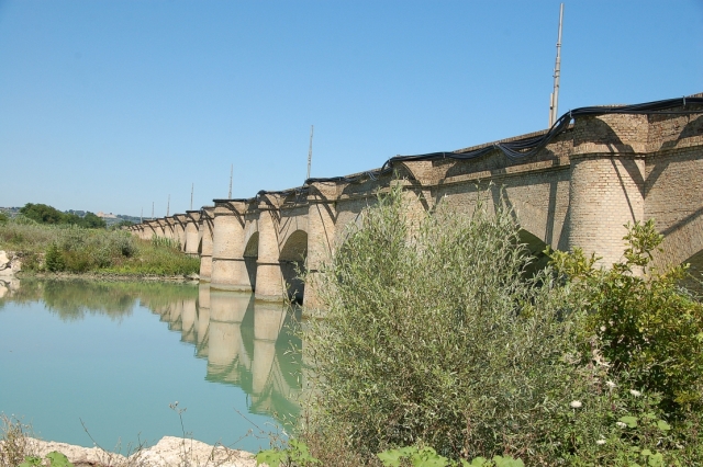  Puenle sobre el río Sangro 