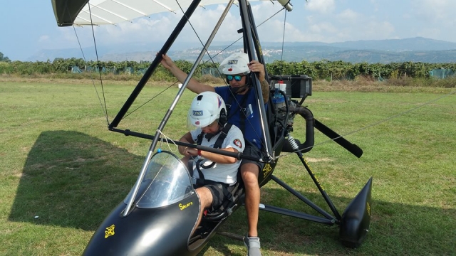  Ala delta a motor 