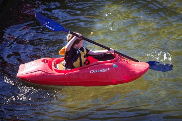  ¡Hasta los más pequeños pueden pasear en canoa! 