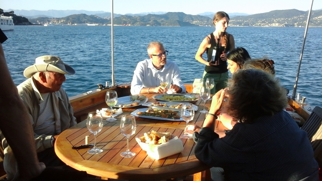 Camarra con Sommelier a bordo 