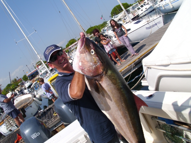  amberjack-in-boat.jpg 