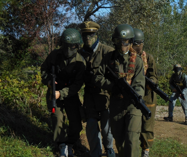  Combatientes al asalto 