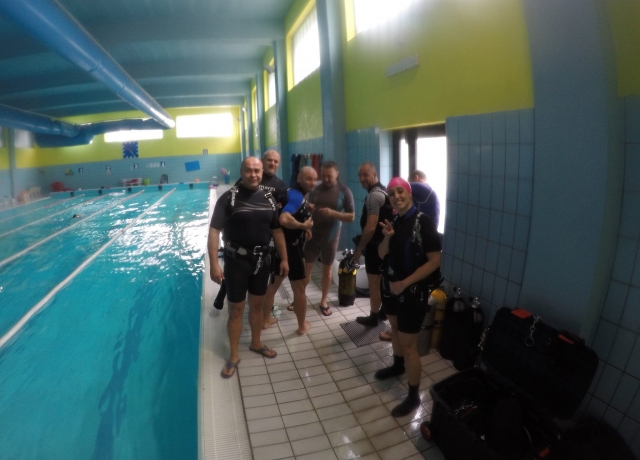 Listo para empezar en la alberca 