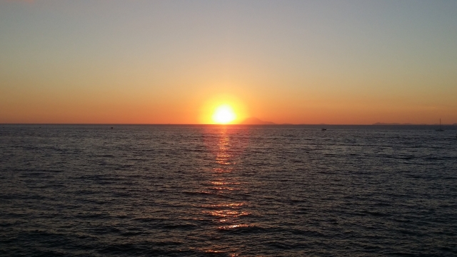  Atardecer en el mar.