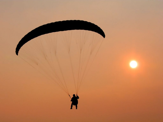  Parapenle al atardecer 