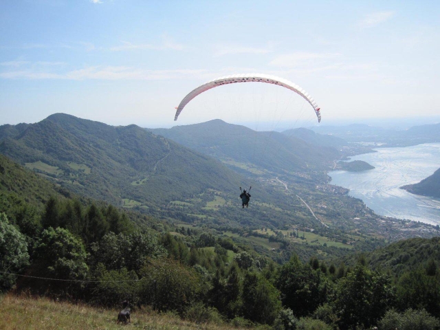  Vuelo deportivo en parapenle sebino 