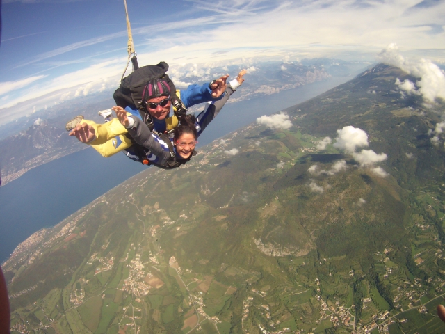  Volando sobre el lago de Garda 