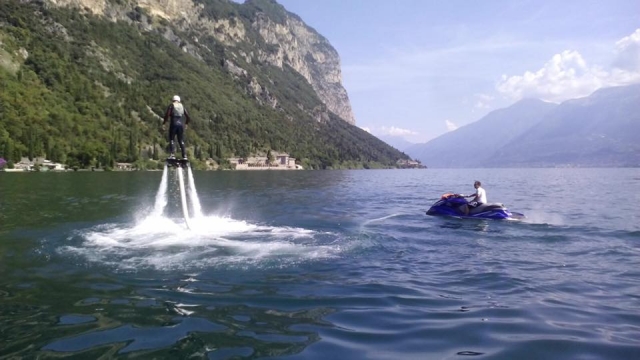  Flyboard en el lago 