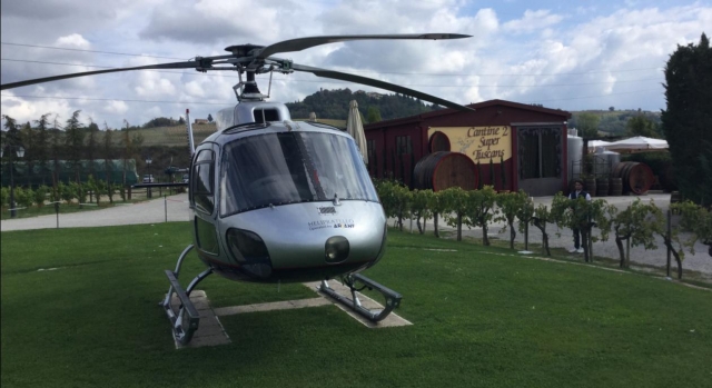  Uno de nuestros helicópteros