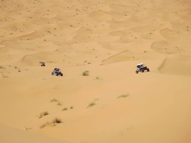  Manejando por las dunas 