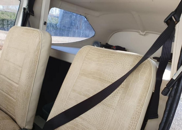 interior 