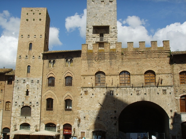  Piazza Duomo en San Gimignano 