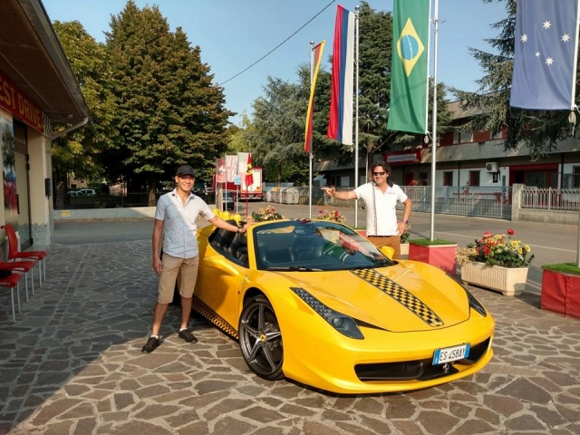 Hermoso auto de carreras 