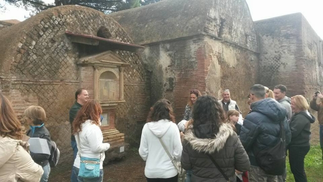  Descubre los secretos de Ostia Antica con nosotros 