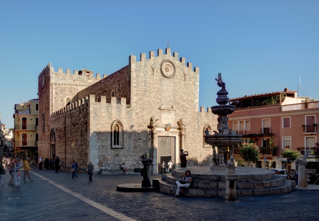 La Catedral de Taormina 