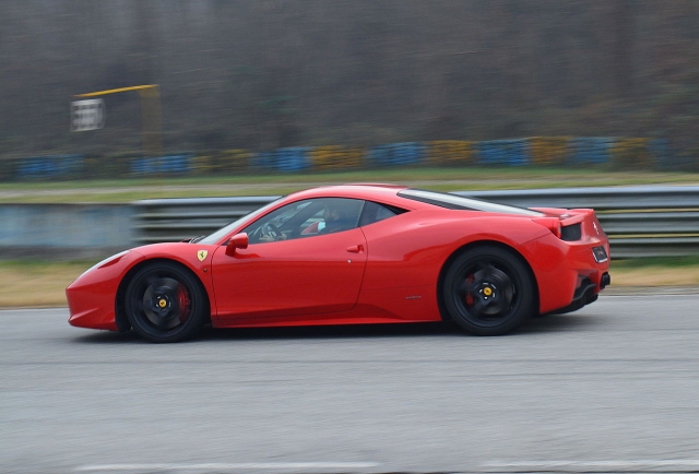  Acelerando en la pista 