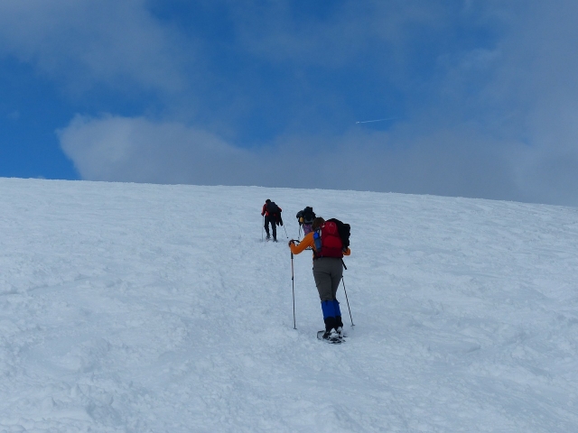  Con raquetas de nieve en el volcán 