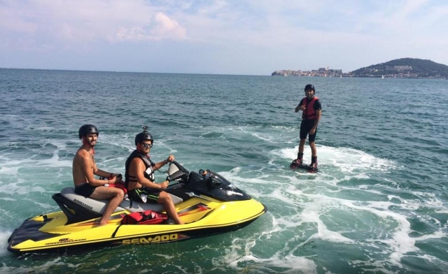  Con amigos en el agua 