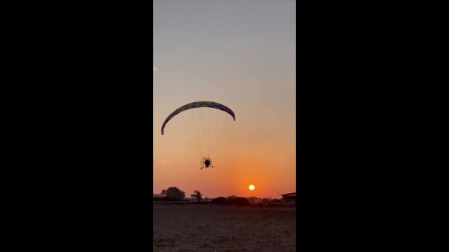  despegue al atardecer 