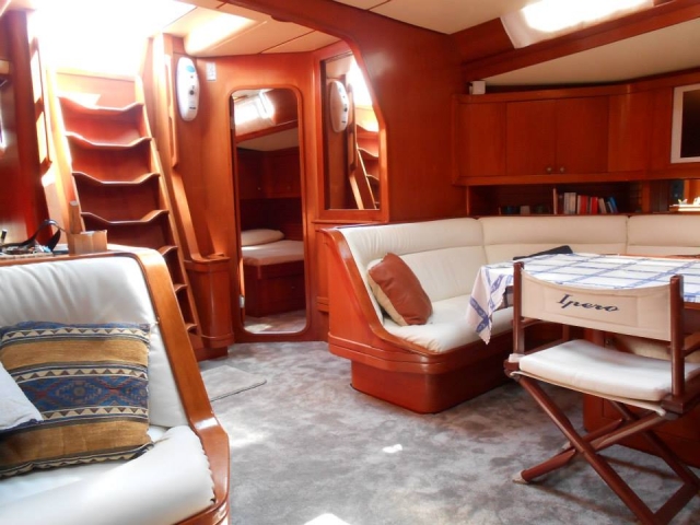  Los interiores del barco 