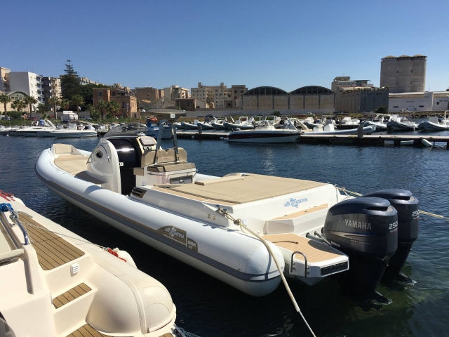  Amarrado en el puerto 