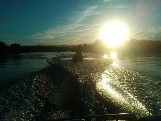  Atardecer en el lago 
