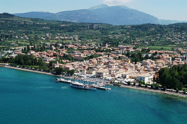  La costa del lago de Garda le espera 