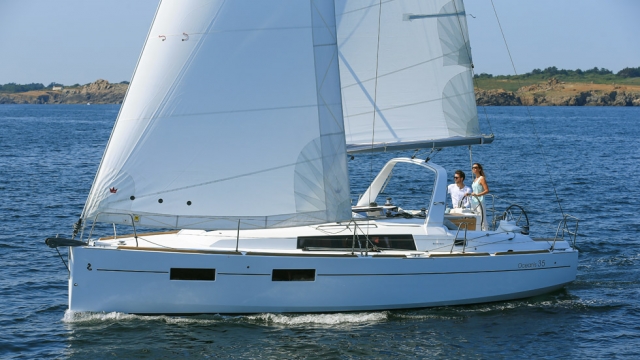 Oceanis 35 en navegación 