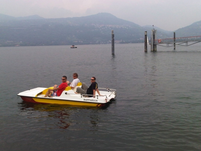  Pedalò en el lago